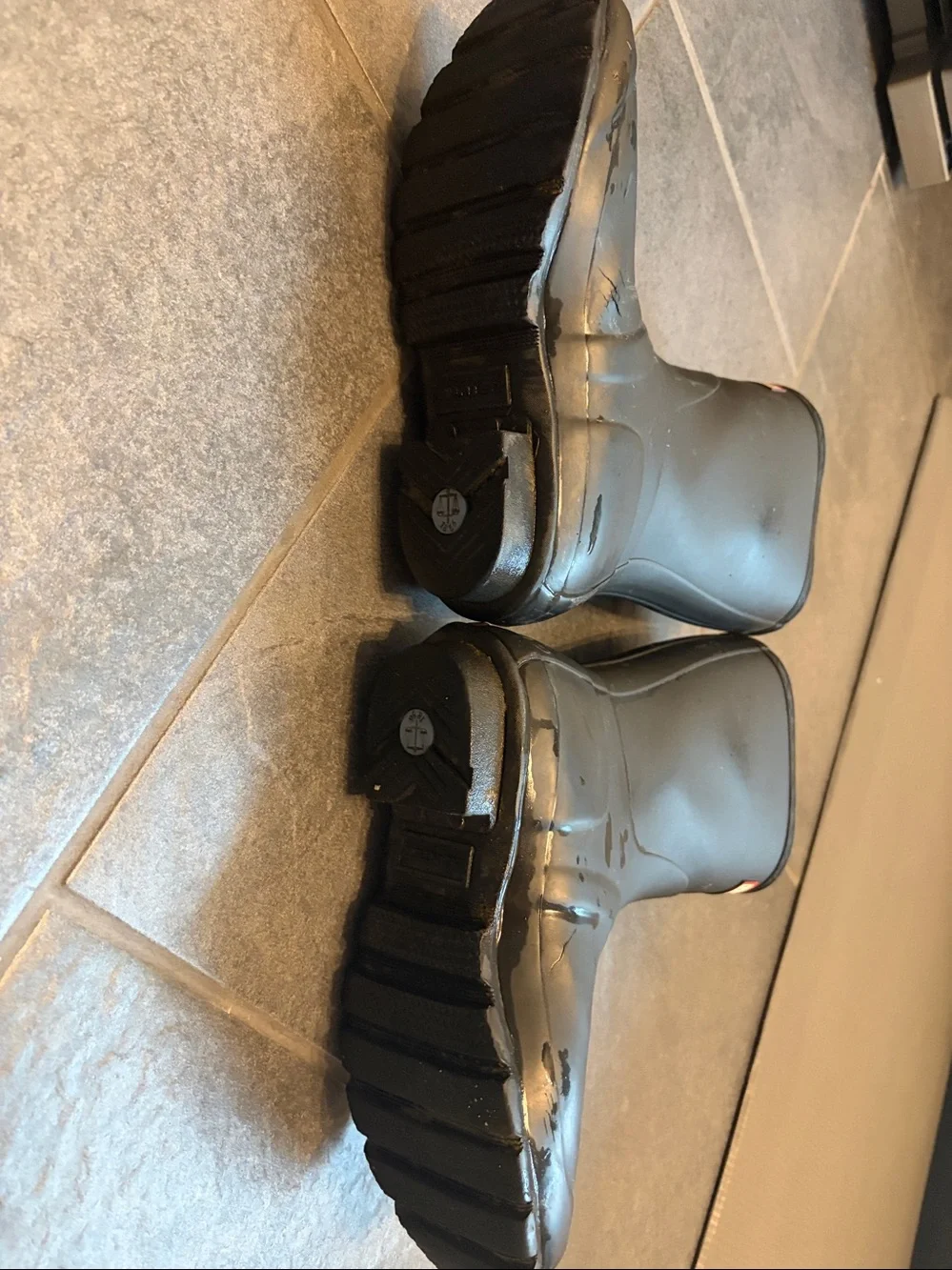 Hunter Womens Black Mid calf  Rain Boots-pair of Fleece Liners included-size 7